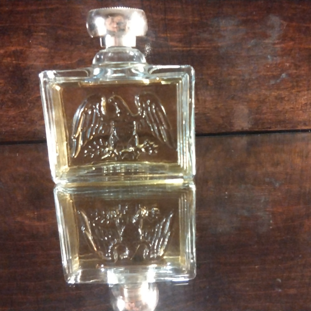 Elegant Gold Fragrance Bottle